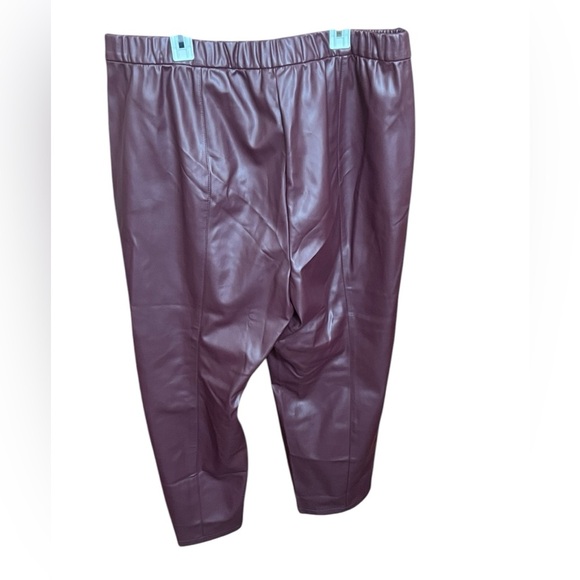 Susan Graver Faux Leather Pull On Ankle Pants Button Detail Wine Size 1XP - Picture 2 of 5